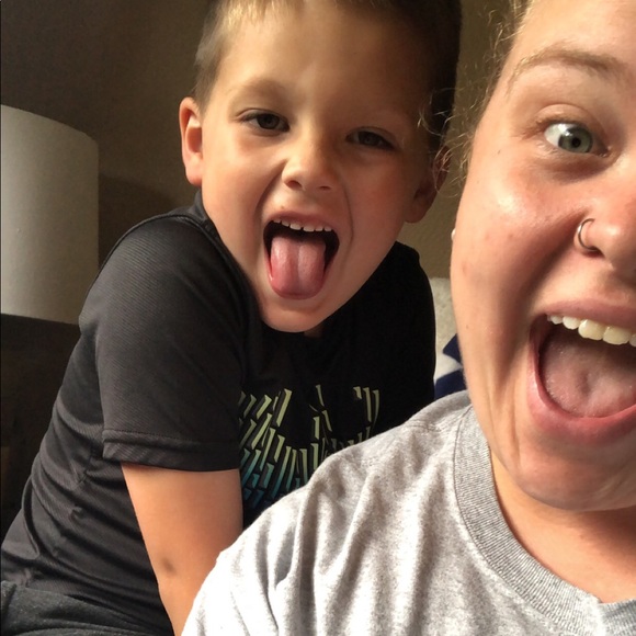 Meet your Posher, Lorissa - Picture 1 of 1